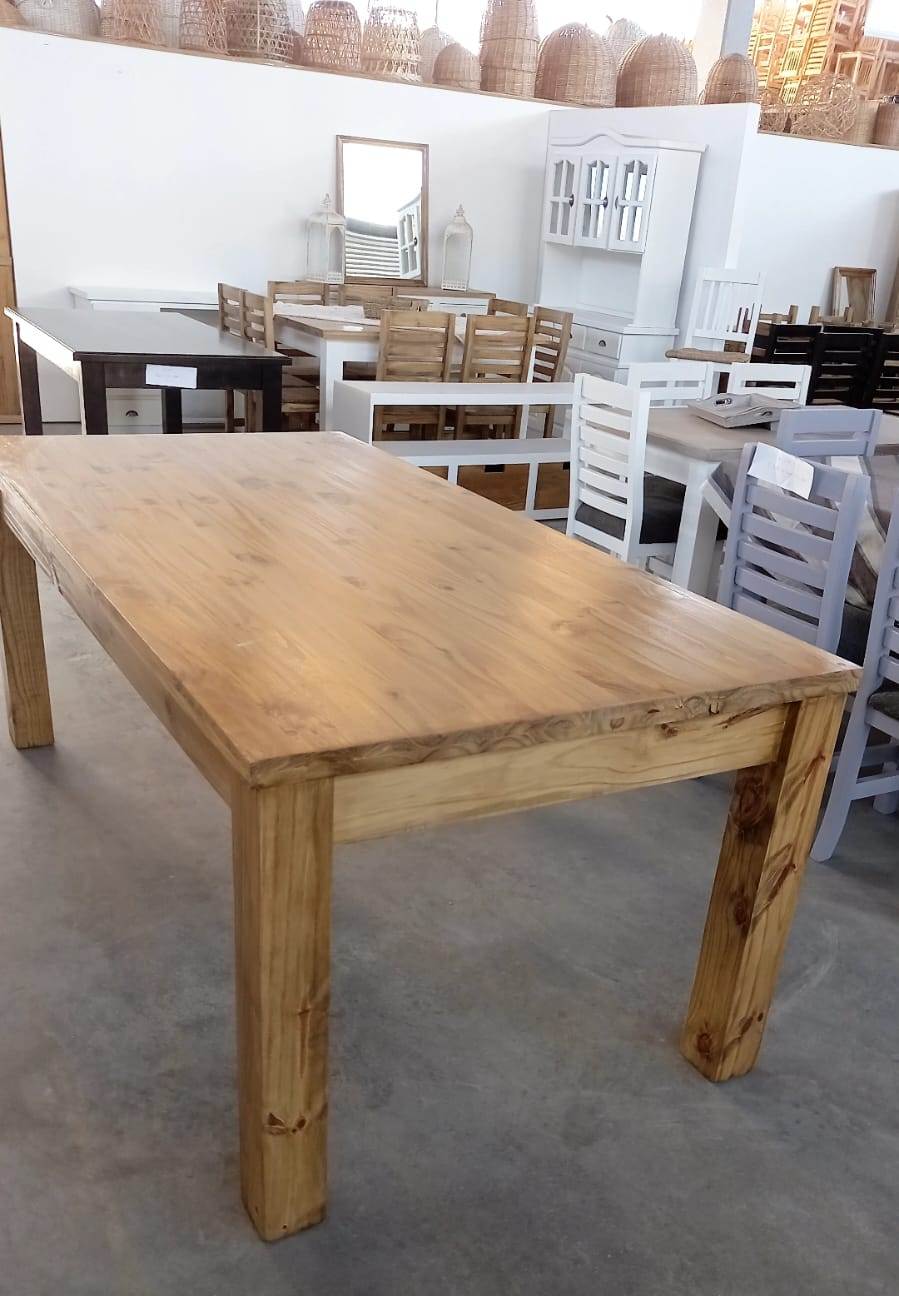 MESA COM MACIZA 2X1
