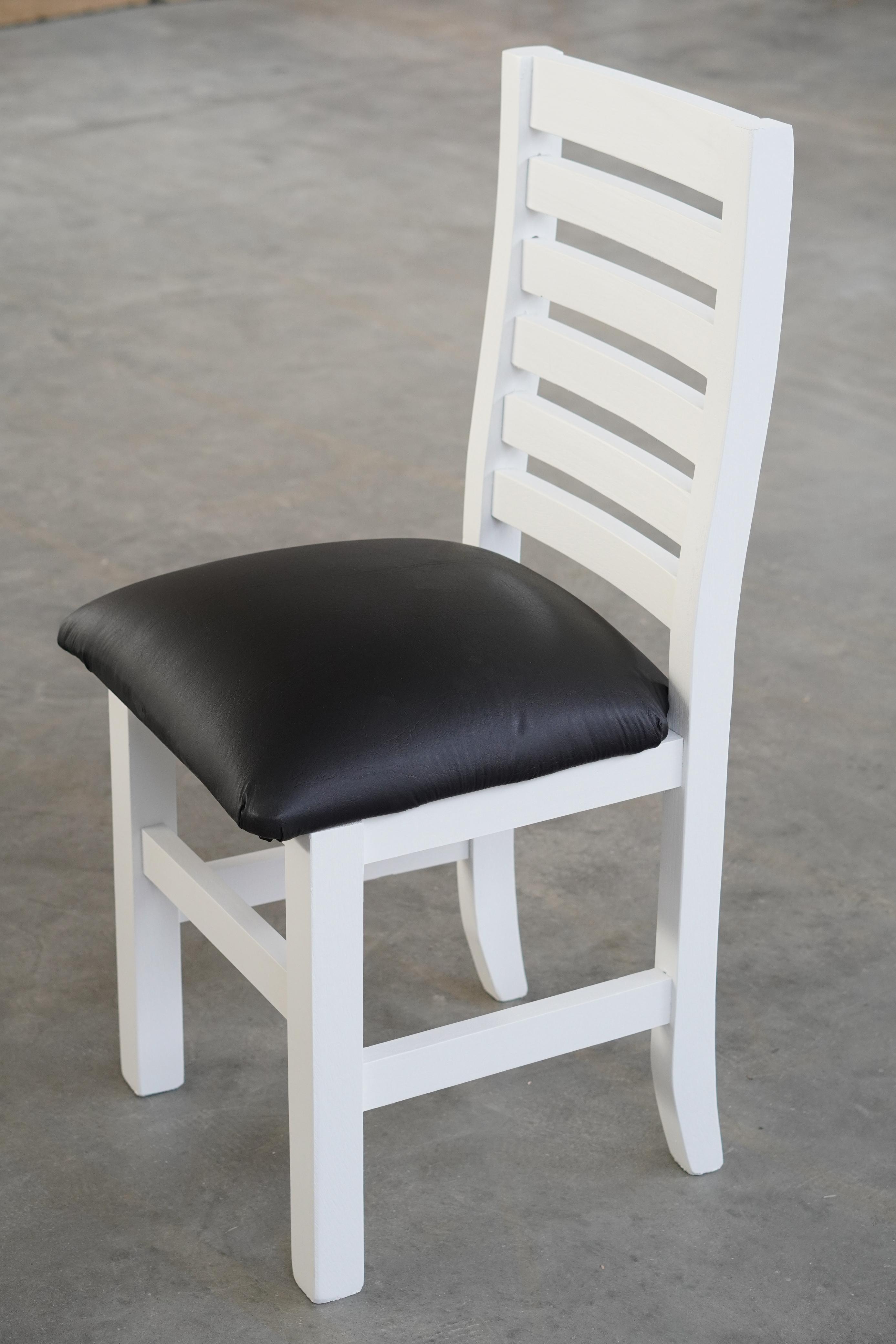 SILLA CON TAPA NEGRA TE