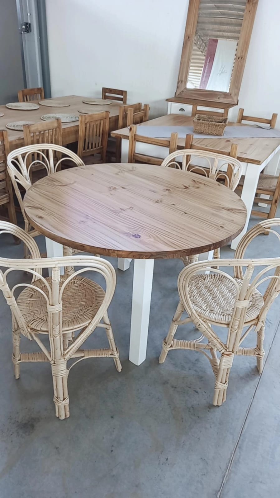 MESA COM MACIZA REDONDA X 1.20 TE